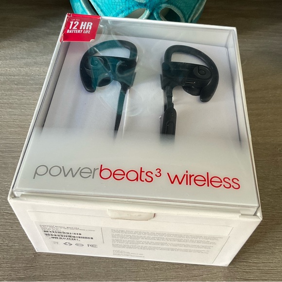 Beats by Dr. Dre      Powerbeats3   Wireless Earphones - Black. NEW - Picture 2 of 5